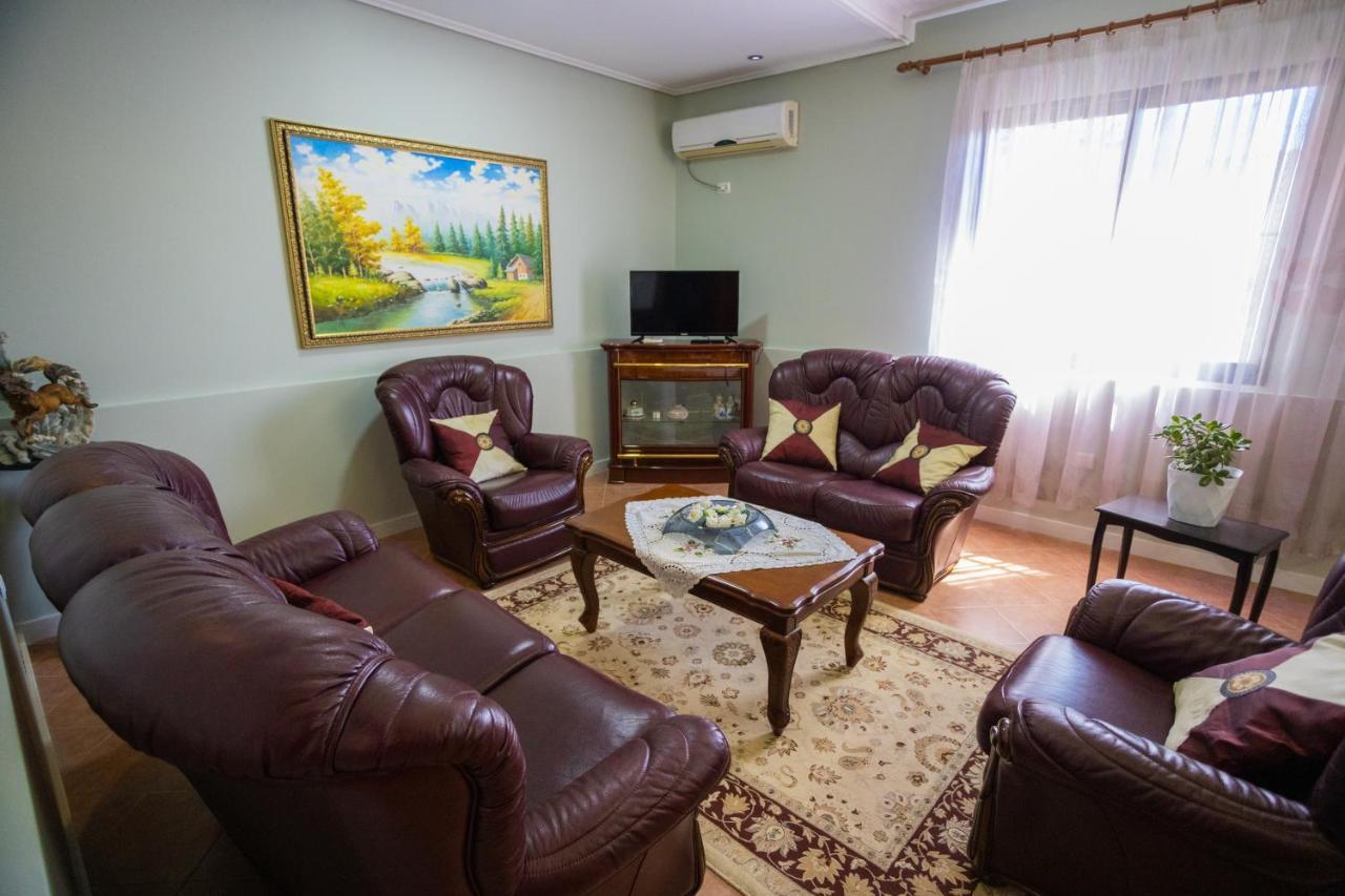 Vila Aulona Vlora Kültér fotó